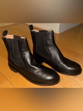 Madewell Black Leather Chelsea Ankle Boots